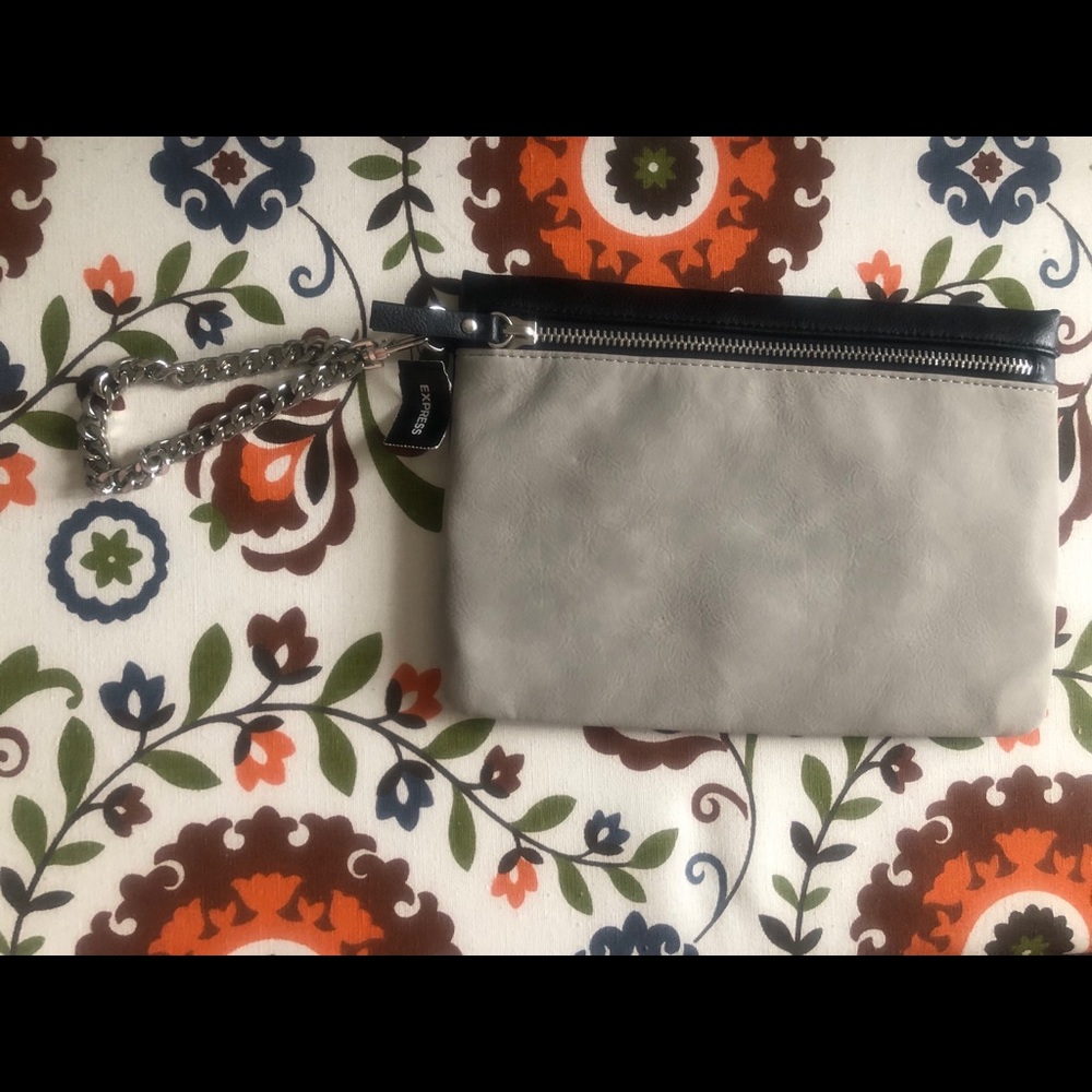 Express wristlet